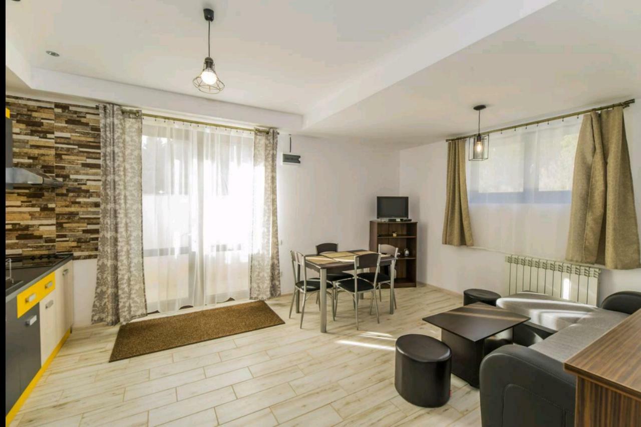 Apartament Andra โปยานาบราซอฟ ภายนอก รูปภาพ